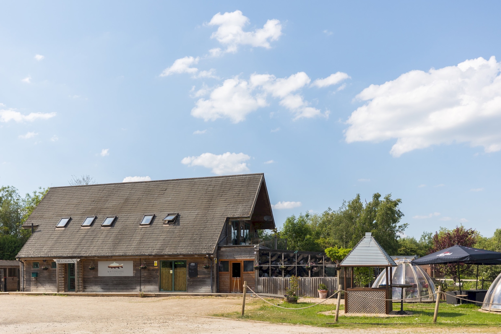 Country pub and local dining near South Cerney
