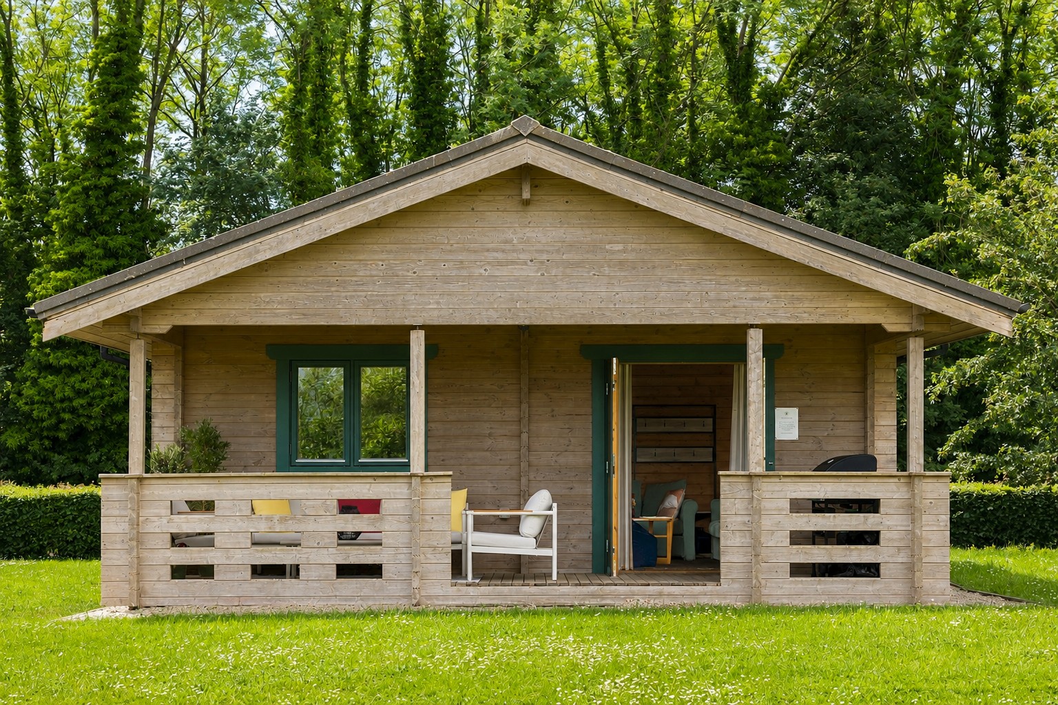 Primrose Lodge — Scandinavian-style timber lodge at Lake Pochard